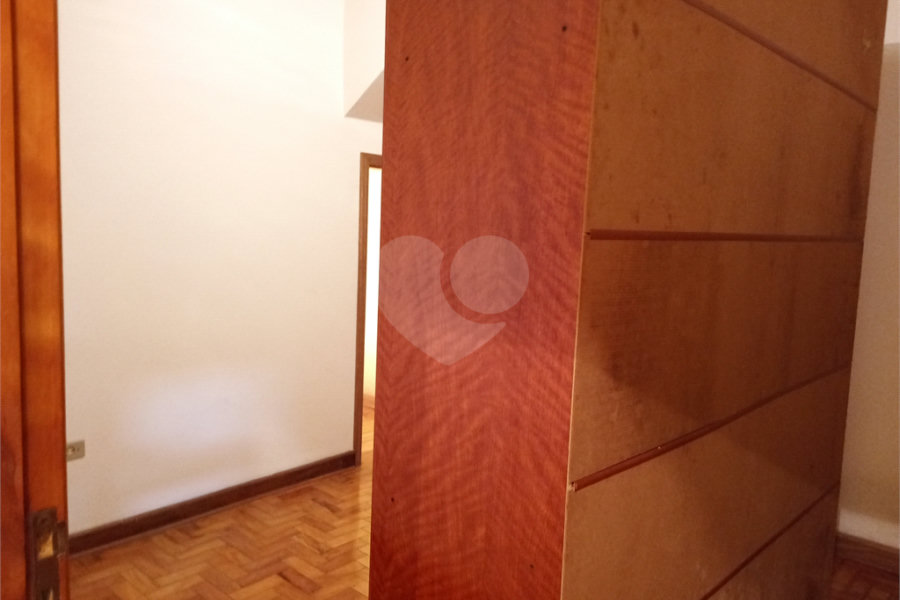 Sobrado à venda com 5 quartos em Horto, São Paulo, SP