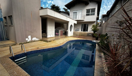 Casa à venda com 4 quartos, sendo 3 suítes,  em Vila Oliveira, Mogi das Cruzes, SP
