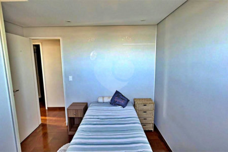 Apartamento à venda com 3 quartos, sendo 1 suíte, em Santo Amaro, São Paulo, SP