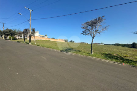 Terreno à venda com 1 suíte no condomínio Village Saint Charbel, Araçoiaba da Serra - SP