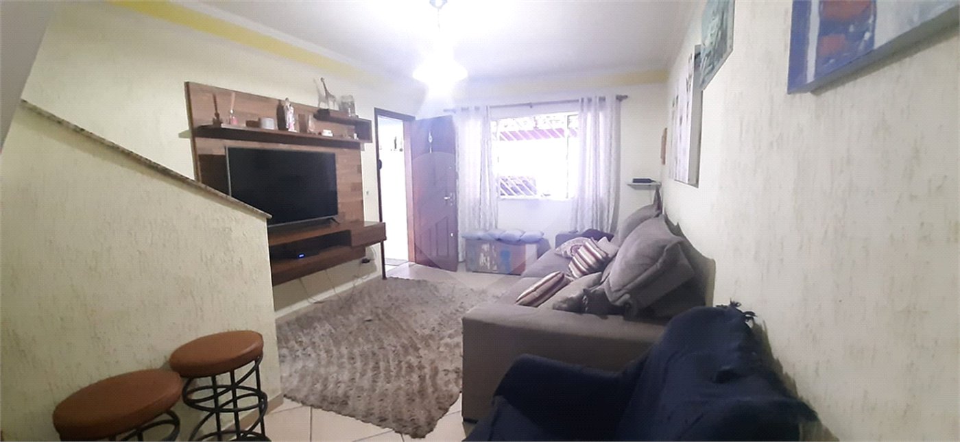 Sobrado à venda com 4 quartos, sendo 1 suíte,  em Tremembé, São Paulo, SP