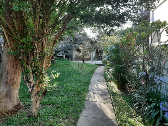 Casa Térrea à venda com 3 quartos em Horto Florestal, São Paulo, SP
