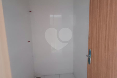Casa à venda com 2 quartos, sendo 1 suíte, no condomínio Residencial Marlene Correia, Rio de Janeiro - RJ
