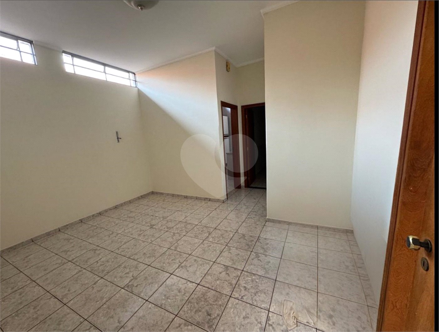 Casa à venda com 3 quartos, sendo 1 suíte, em Jardim Ártico, Araraquara, SP