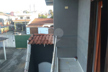 Casa Térrea à venda com 3 suítes em Jardim São Pedro, Mogi das Cruzes, SP