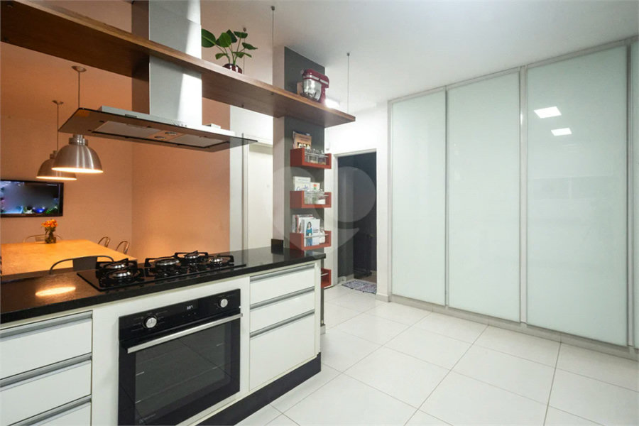 Exclusividade na Vila Ipojuca – Casa com vista deslumbrante e lazer completo