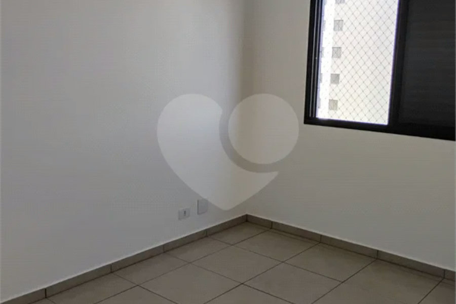 Vende-se apartamento na Vila Mascote