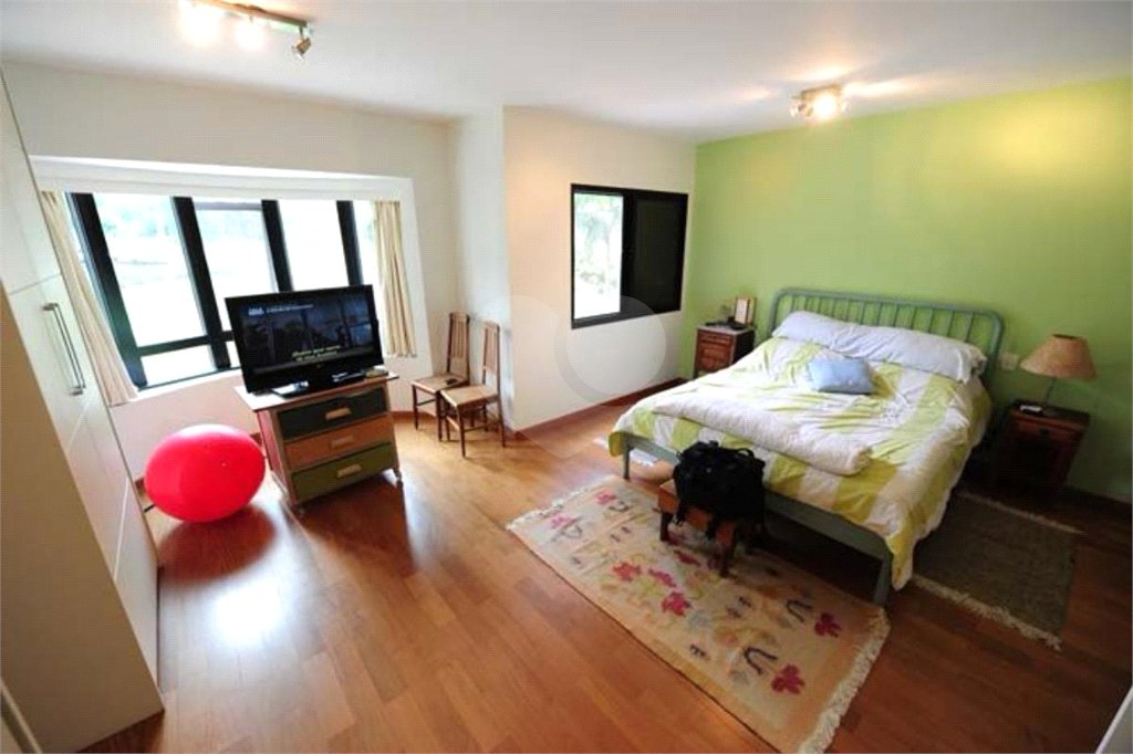 Apartamento à venda ou para alugar com 3 quartos, sendo 2 suítes, em Jardim Morumbi, São Paulo, SP