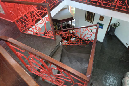 Casa à venda com 4 quartos, sendo 2 suítes, em Cidade São Francisco, São Paulo, SP
