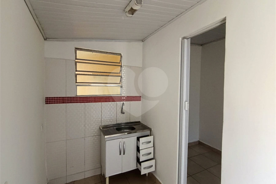 Casa para alugar com 1 quarto no condomínio Cond R Claudio Rodrigues Lopes, São Paulo - SP
