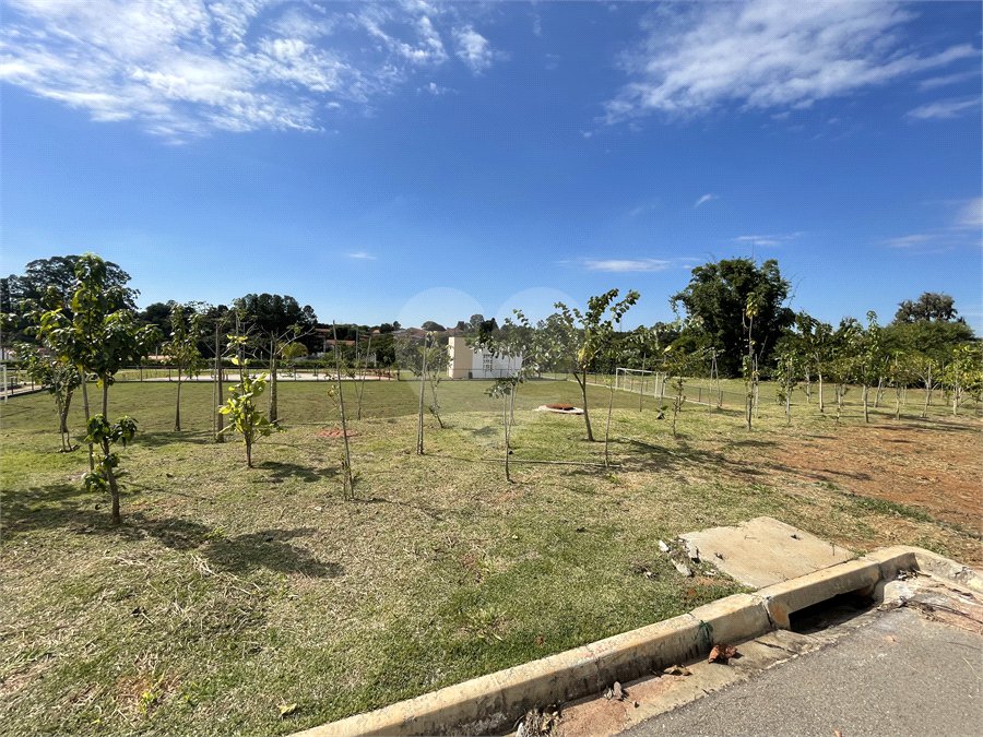 Casa à venda com 3 quartos, sendo 1 suíte, no condomínio Tivolli Residencial, Itapetininga - SP