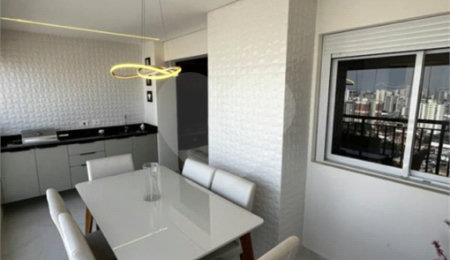 Apartamento à venda com 2 quartos, sendo 1 suíte,  em Mooca, São Paulo, SP