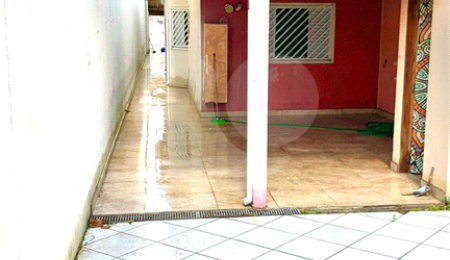 Casa à venda com 3 quartos, sendo 1 suíte,  em Vila Figueira, Suzano, SP