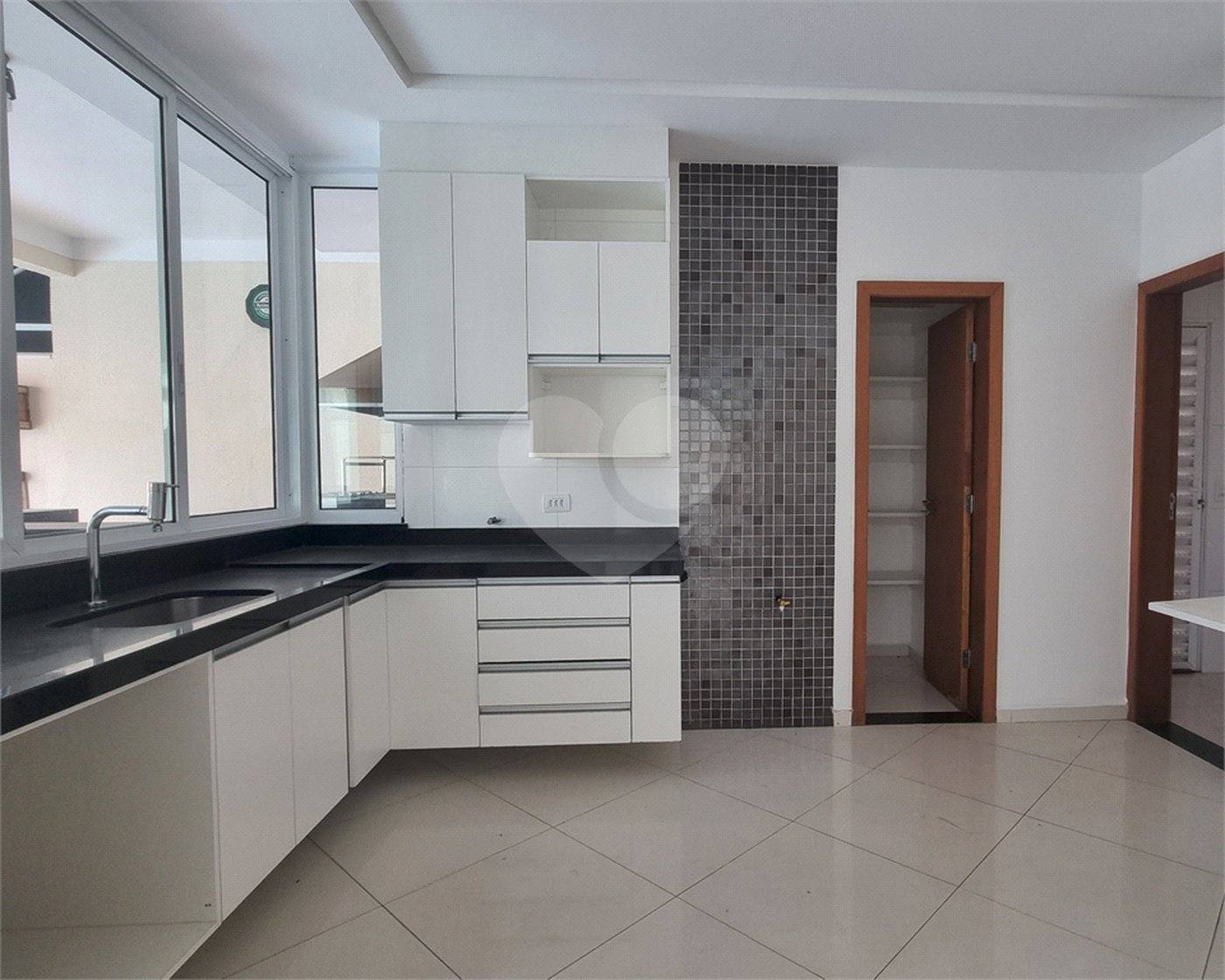 Casa à venda com 4 suítes no condomínio Mont Blanc, Sorocaba - SP