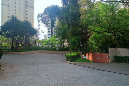 Apartamento à venda com 3 suítes em Vila Suzana, São Paulo, SP