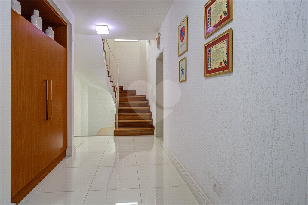 Sobrado à venda com 6 quartos, sendo 3 suítes, em Alto da Boa Vista, São Paulo, SP
