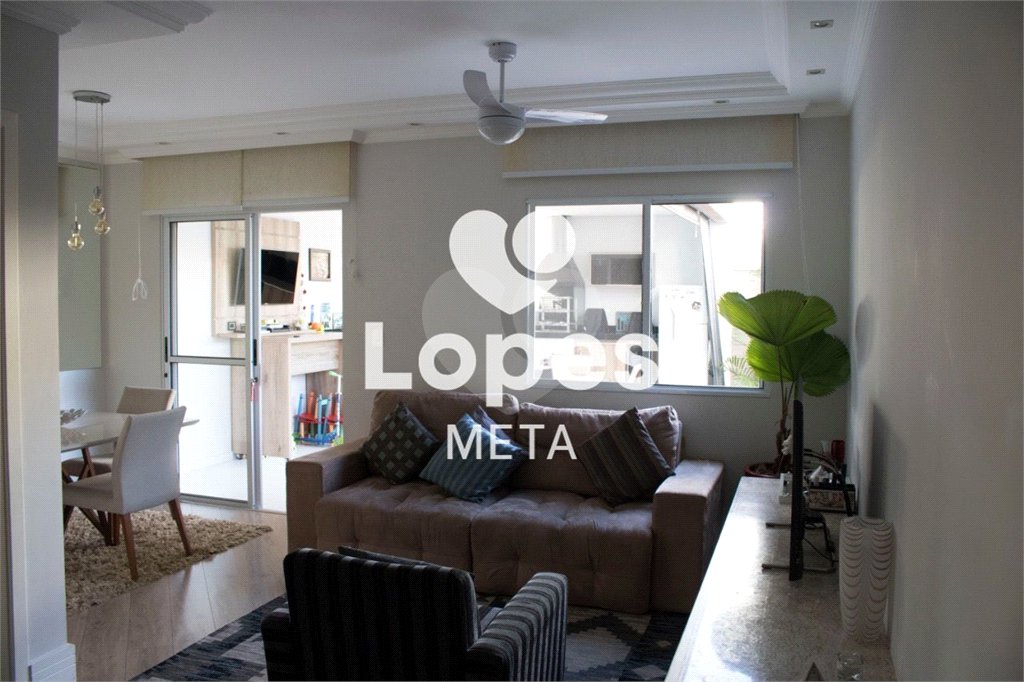 Casa à venda com 3 quartos, sendo 1 suíte, no condomínio Residence Club Villa Branca, Jacareí - SP