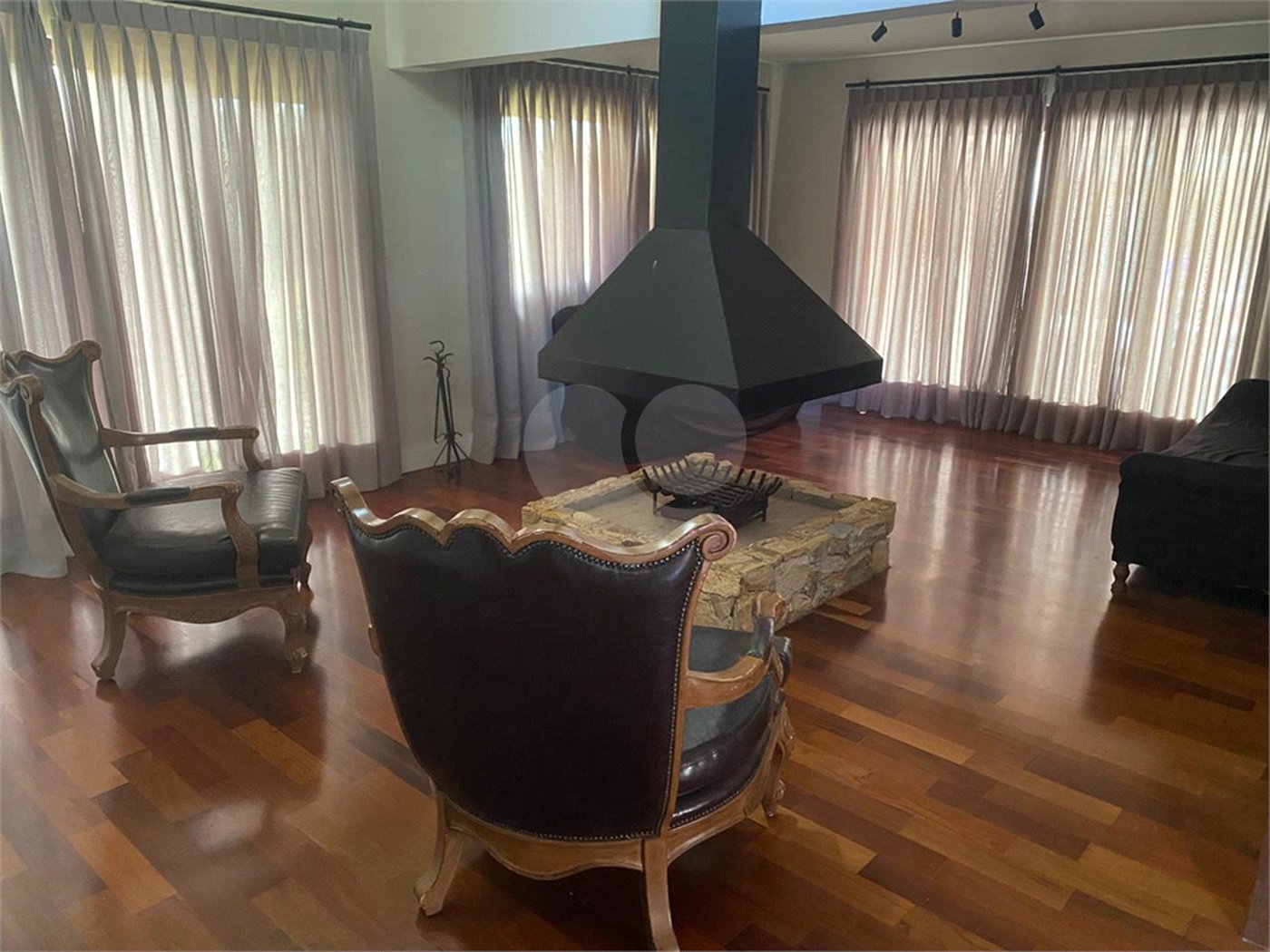Casa à venda com 4 suítes no condomínio Gleba II, Mairiporã - SP
