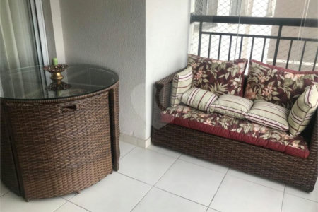 Apartamento à venda com 3 quartos, sendo 1 suíte, em Parque Reboucas, São Paulo, SP