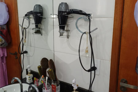 Casa à venda com 3 quartos, sendo 1 suíte,  no condomínio Residencial Shekinah, São Paulo - SP