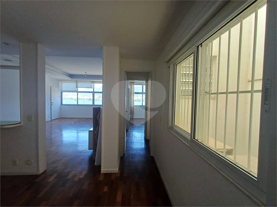 Apartamento à venda com 3 quartos, sendo 1 suíte,  em Lagoa, Rio de Janeiro, RJ