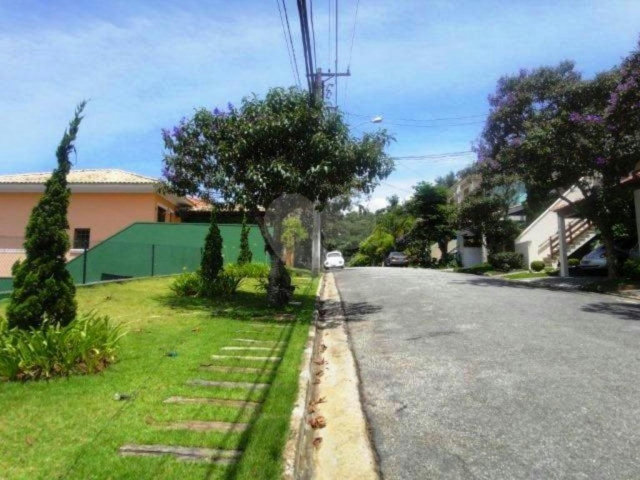 Casa à venda com 4 quartos, sendo 3 suítes,  no condomínio Residencial Jardim Itatinga, São Paulo - SP