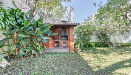 Casa à venda com 4 quartos, sendo 1 suíte,  em Alto da Boa Vista, São Paulo, SP