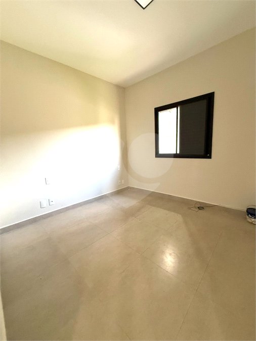 Casa à venda ou para alugar com 3 quartos, sendo 1 suíte, no condomínio Residencial Marchant Buarque, Atibaia - SP