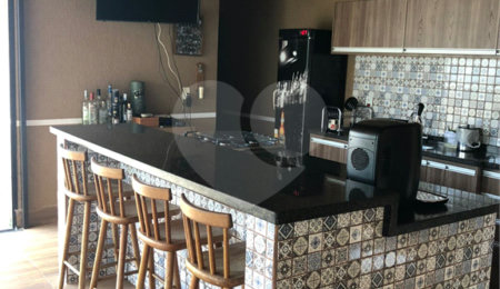 Casa à venda com 3 quartos, sendo 1 suíte,  no condomínio Fiorella, Valinhos - SP