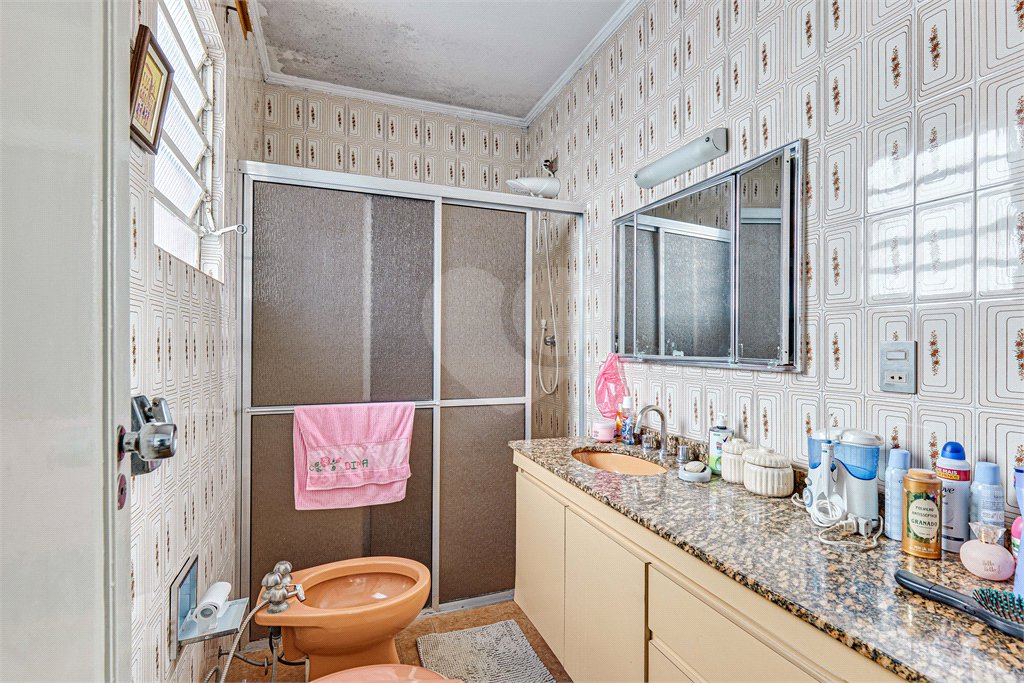 Casa Térrea à venda com 4 quartos, sendo 1 suíte,  em Jardim Prudência, São Paulo, SP