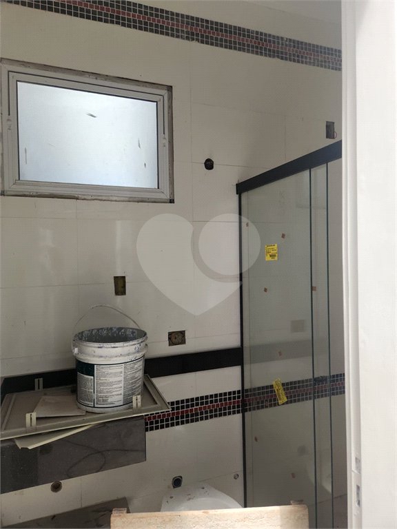 Casa à venda com 3 quartos, sendo 2 suítes, no condomínio Sollares, Araraquara - SP