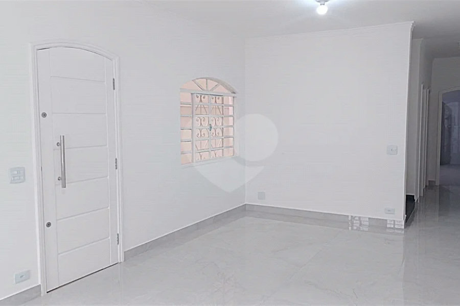 Sobrado à venda com 3 quartos, sendo 1 suíte, em Tremembé, São Paulo, SP