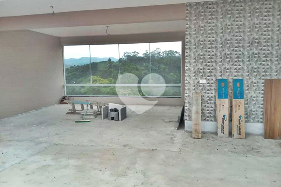 Casa à venda com 4 quartos, sendo 3 suítes, no condomínio Residencial Ecologico da Cantareira, Mairiporã - SP