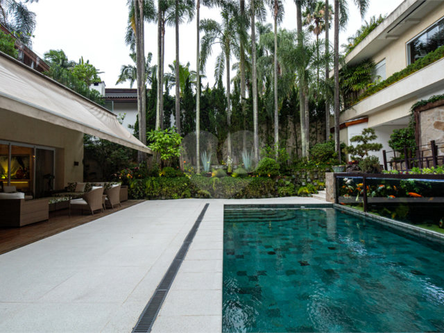 Casa à venda com 5 suítes em Jardim Cordeiro, São Paulo, SP
