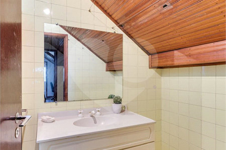 Casa Térrea à venda com 3 quartos, sendo 1 suíte, em Interlagos, São Paulo, SP