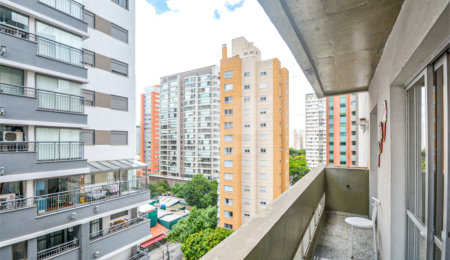Apartamento à venda com 3 quartos, sendo 1 suíte,  em Moema, São Paulo, SP
