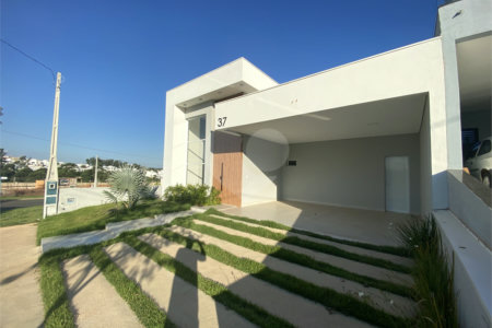 Casa à venda com 3 quartos, sendo 1 suíte, no condomínio Reserva Central Parque, Salto - SP