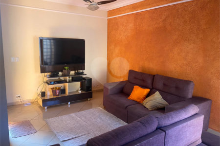 Casa à venda com 4 quartos, sendo 1 suíte, no condomínio Copacabana., Ribeirão Preto - SP