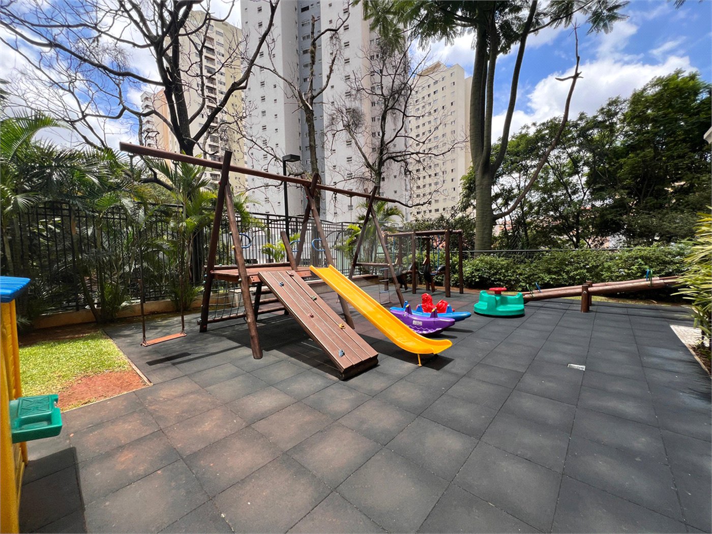 Apartamento à venda com 3 suítes em Santa Teresinha, São Paulo, SP