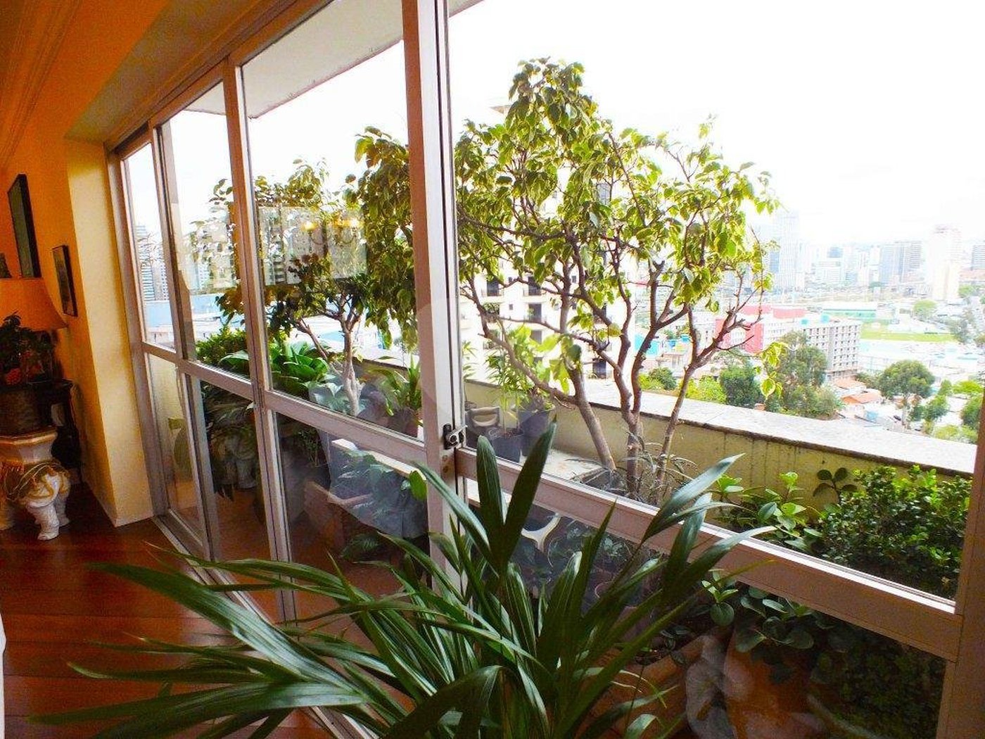 Apartamento à venda com 3 suítes em Real Parque, São Paulo, SP