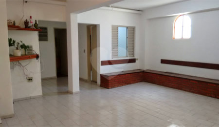Sobrado à venda com 3 quartos, sendo 1 suíte, em Jaguaré, São Paulo, SP