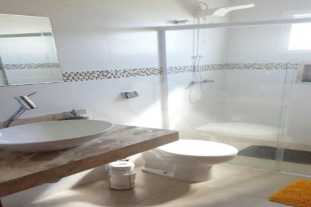 Casa à venda com 4 quartos, sendo 2 suítes, no condomínio Village Ipanema, Araçoiaba da Serra - SP