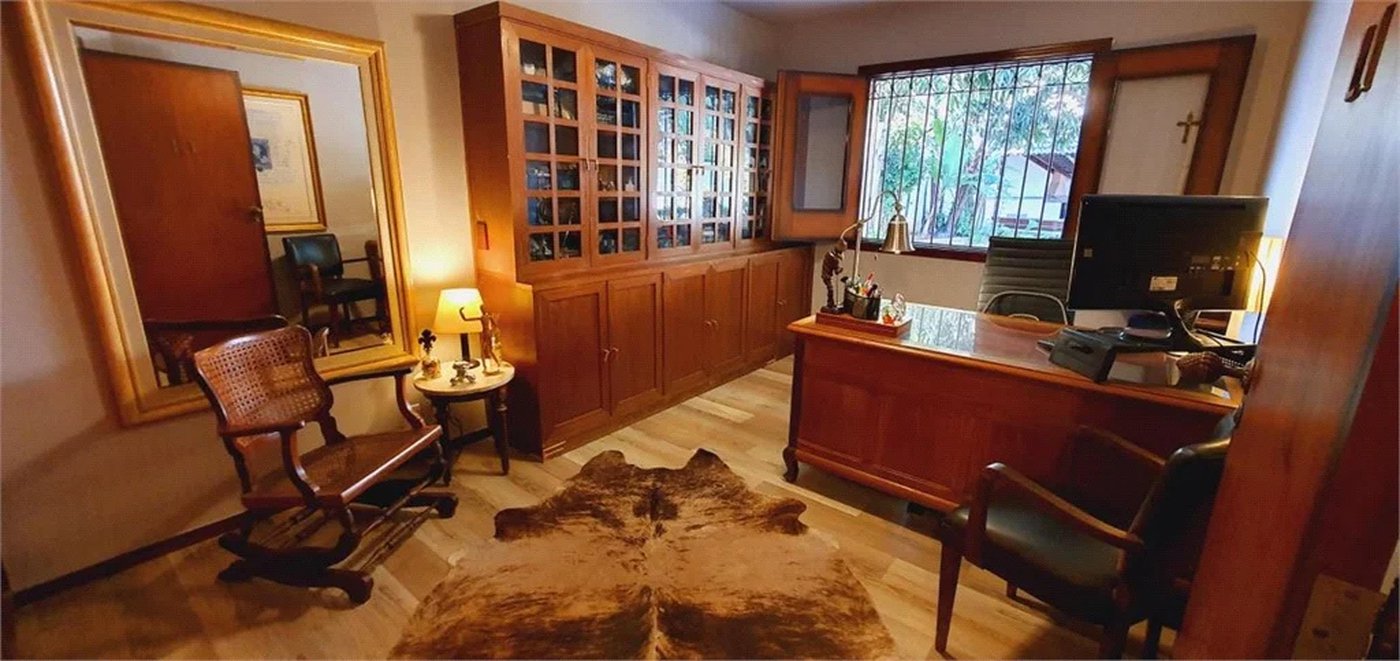 Casa à venda com 5 suítes em Jardim Leonor, São Paulo, SP