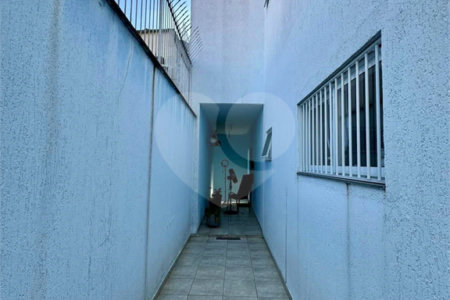 Sobrado à venda com 4 quartos, sendo 1 suíte,  em Vila Cleonice, São Paulo, SP