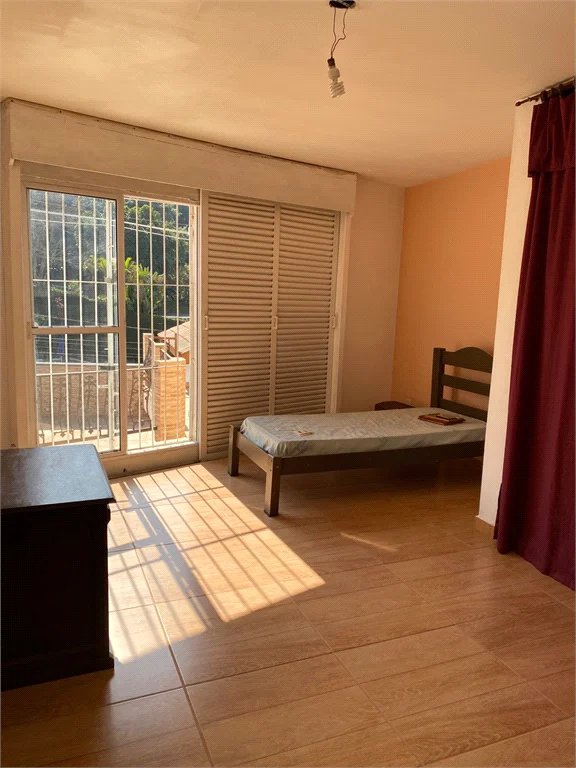 Sobrado à venda com 4 quartos, sendo 2 suítes, em Paraisópolis, São Paulo, SP