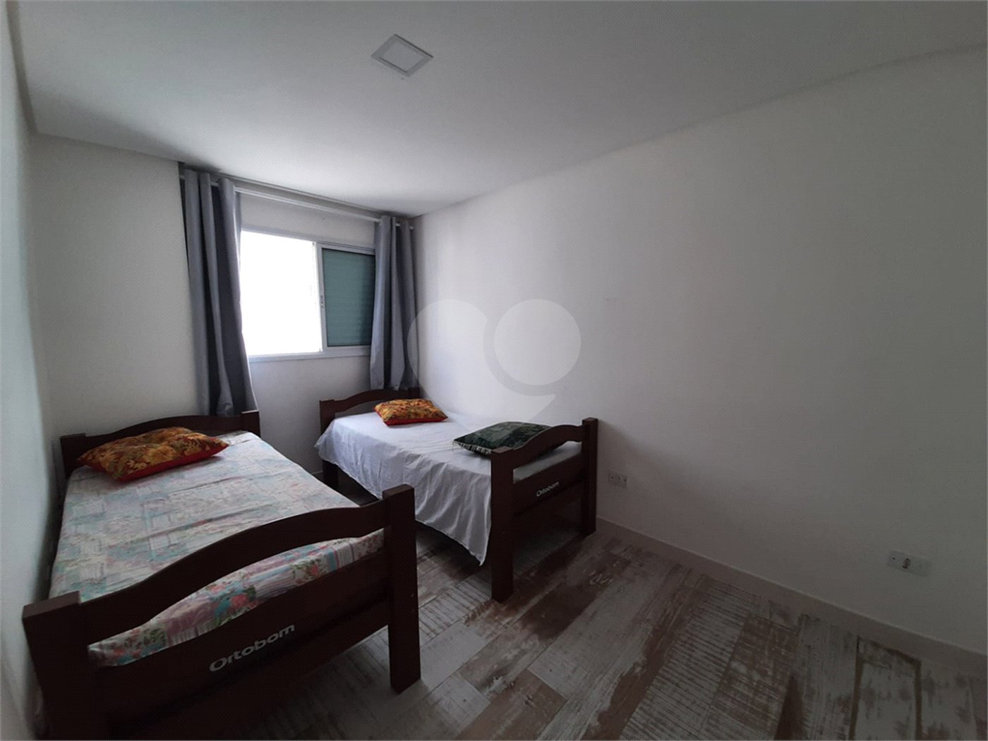 Apartamento à venda com 2 quartos, sendo 1 suíte,  no Centro, Mongaguá, SP