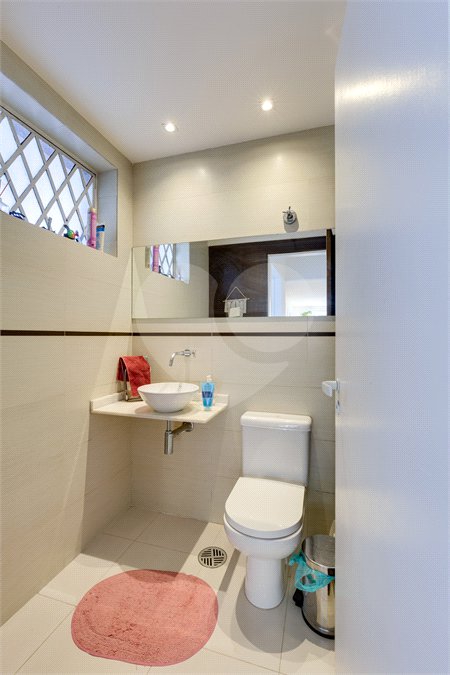 Casa de Vila à venda com 4 quartos, sendo 3 suítes, em Chácara Santo Antônio, São Paulo, SP