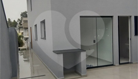 Sobrado à venda com 3 quartos, sendo 1 suíte,  em Jardim Maristela, Atibaia, SP