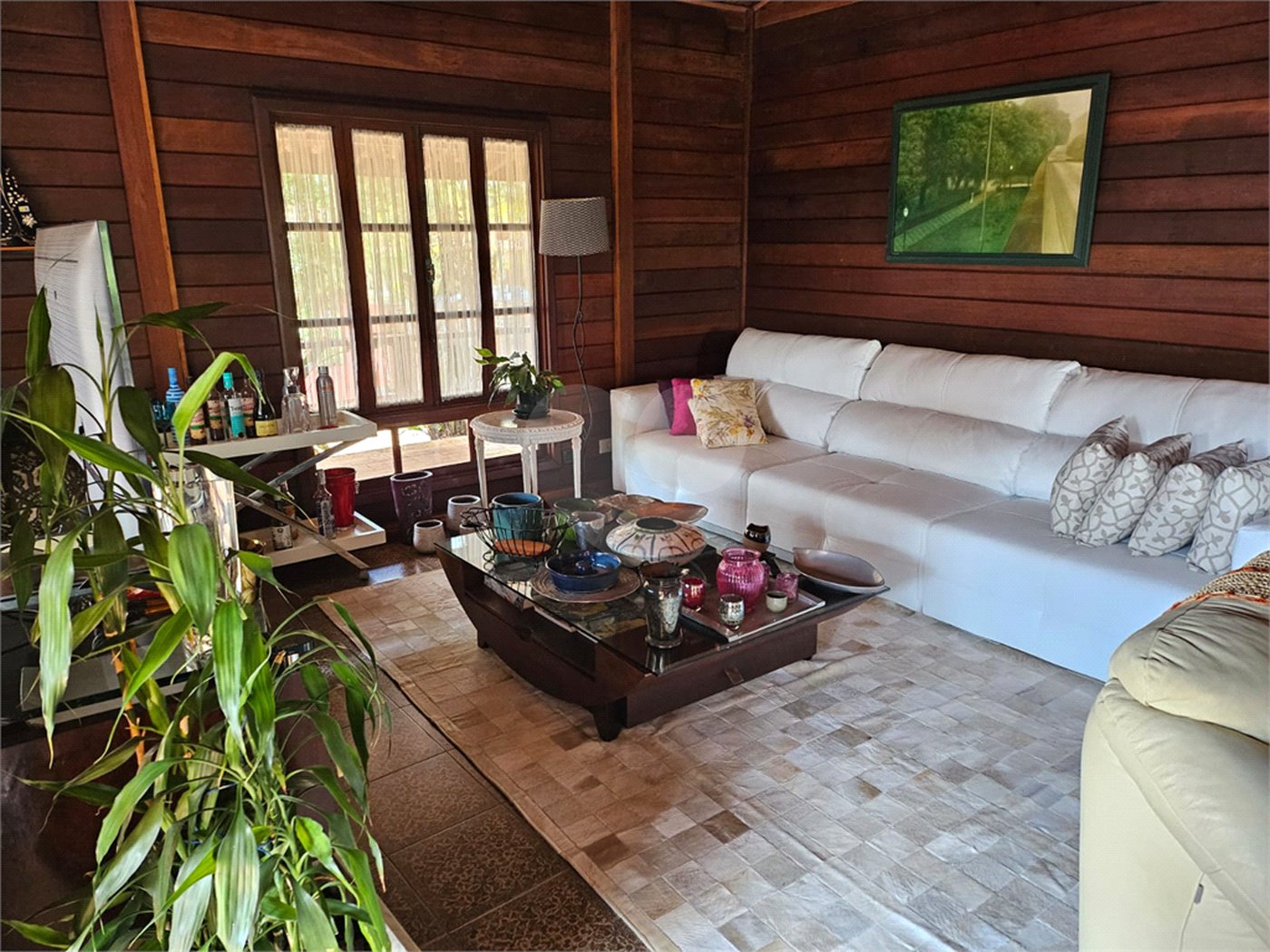 Casa à venda com 4 quartos, sendo 3 suítes, no condomínio Residncial Euroville, Carapicuíba - SP