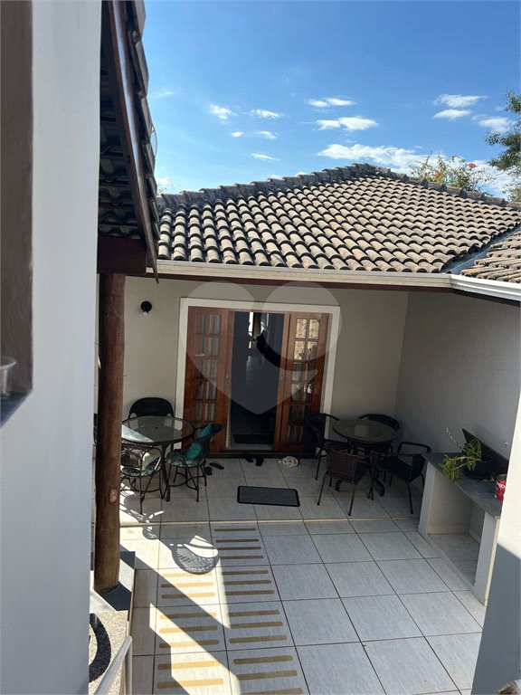 Casa à venda com 3 quartos, sendo 1 suíte, em Retiro das Fontes, Atibaia, SP